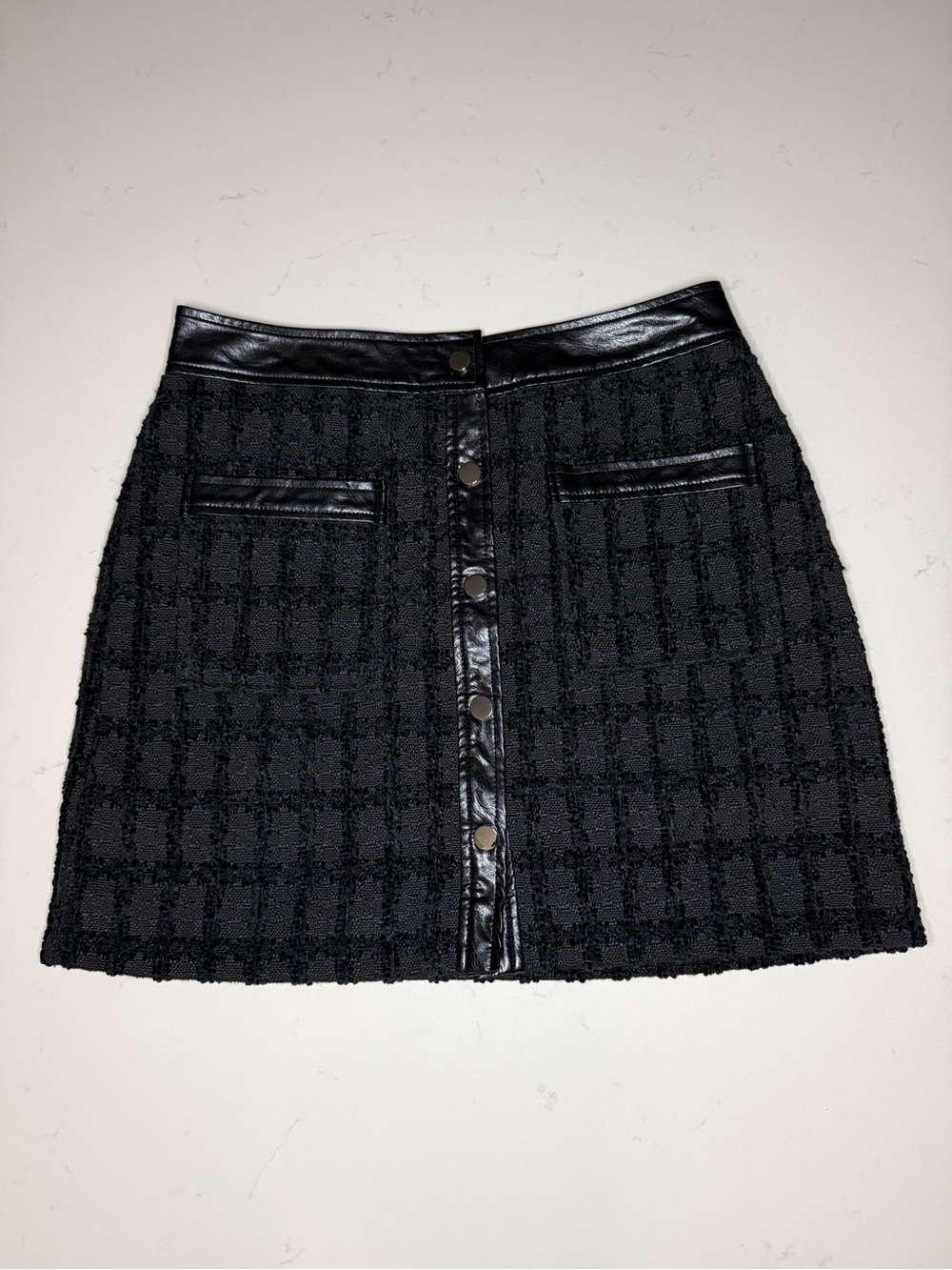 Y2K En Saison Black Mini Skirt with Faux Leather Trim